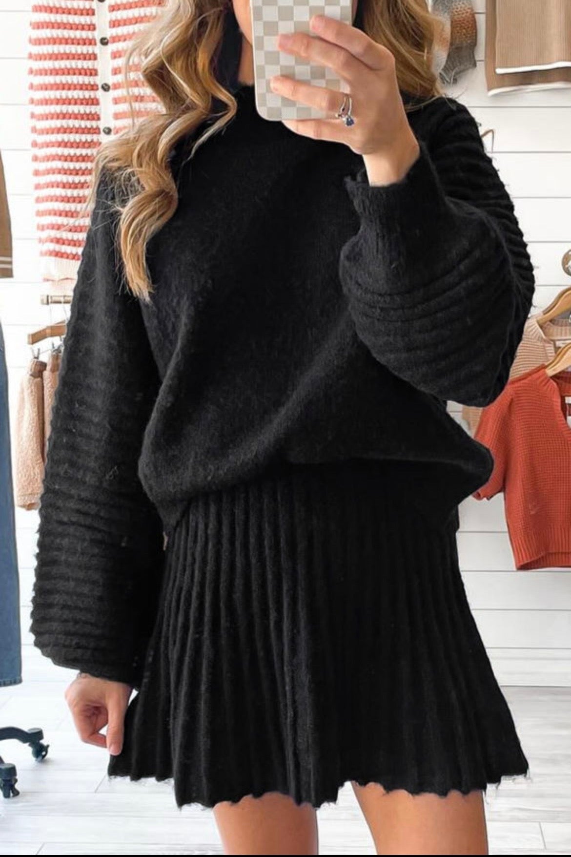 Black Pleated Knit Skirt
